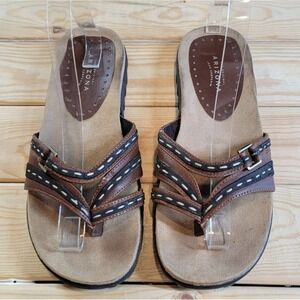 Arizona sz 8 M Brown Black Sandals Strappy Thongs Flip Flops Flats Shoes Slip On